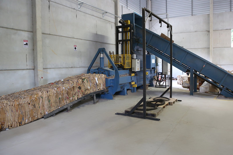 Enfardamento para reciclagem de papel - Empresa Fischer Soluções Ambientais