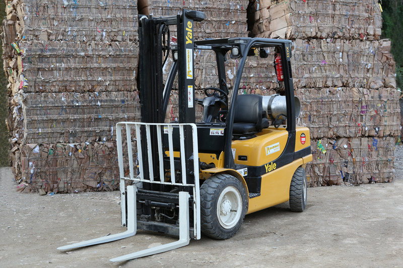 Enfardamento para reciclagem de papel - Empresa Fischer Soluções Ambientais